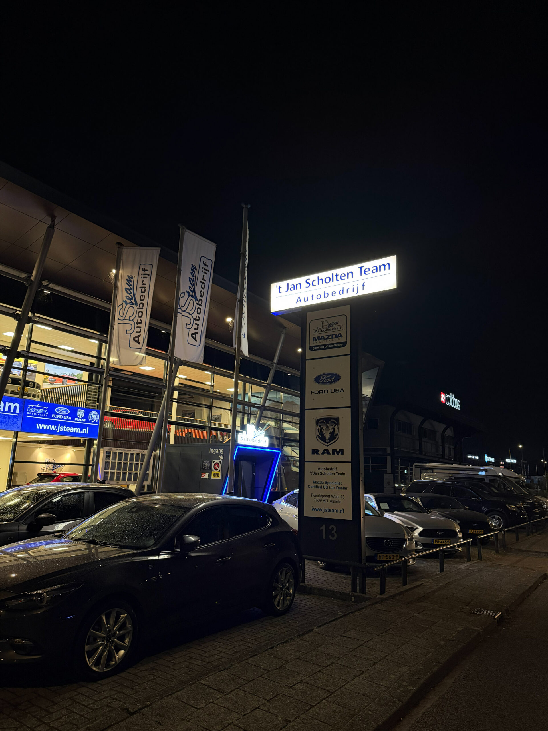 Ombouw signs naar LED voor 't Jan Scholten Team in Almelo